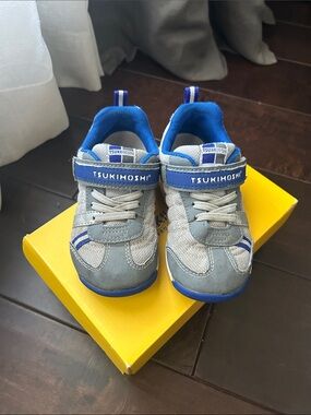 Tsukihoshi Kaz Gray Royal Blue Runners - size 10